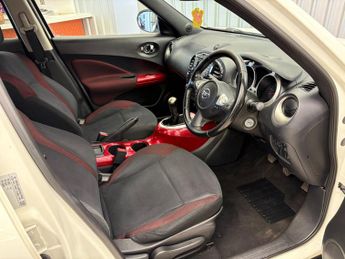 Nissan Juke 1.6 Acenta Premium Euro 5 (s/s) 5dr