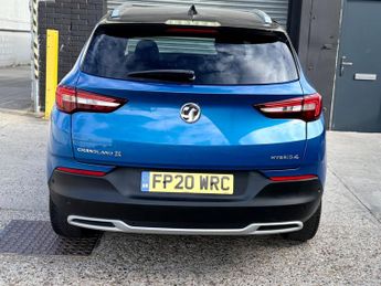 Vauxhall Grandland X 1.6 13.2kWh Business Edition Nav Premium Auto 4WD Euro 6 (s/s) 5