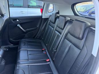 Peugeot 2008 1.6 e-HDi Feline Euro 5 (s/s) 5dr (Mistral)