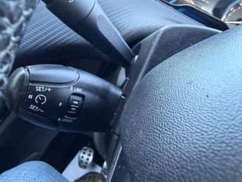 Peugeot 2008 1.6 e-HDi Feline Euro 5 (s/s) 5dr (Mistral)