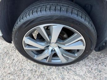 Peugeot 2008 1.6 e-HDi Feline Euro 5 (s/s) 5dr (Mistral)