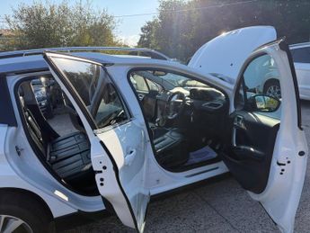 Peugeot 2008 1.6 e-HDi Feline Euro 5 (s/s) 5dr (Mistral)