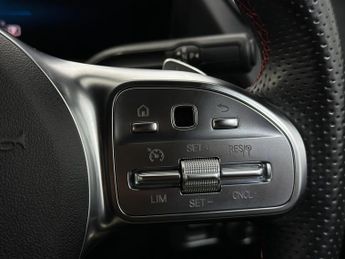 Mercedes-Benz EQA EQA 300 66.5kWh AMG Line (Premium) Auto 4MATIC 5dr