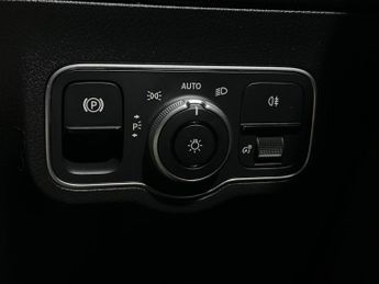 Mercedes-Benz EQA EQA 300 66.5kWh AMG Line (Premium) Auto 4MATIC 5dr