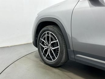Mercedes-Benz EQA EQA 300 66.5kWh AMG Line (Premium) Auto 4MATIC 5dr