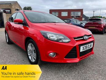 Ford Focus 1.0T EcoBoost Titanium Navigator Euro 5 (s/s) 5dr