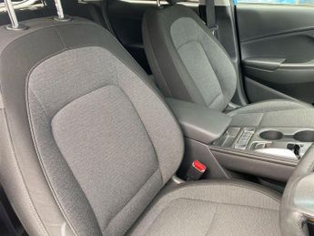 Hyundai Kona 64kWh Premium SUV 5dr Electric Auto (10.5kW Charger) (204 ps)
