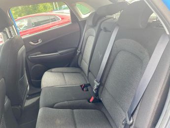 Hyundai Kona 64kWh Premium SUV 5dr Electric Auto (10.5kW Charger) (204 ps)