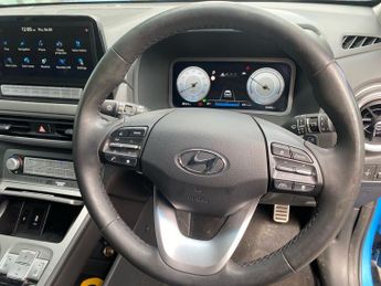 Hyundai Kona 64kWh Premium SUV 5dr Electric Auto (10.5kW Charger) (204 ps)