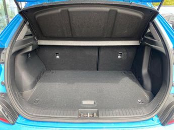 Hyundai Kona 64kWh Premium SUV 5dr Electric Auto (10.5kW Charger) (204 ps)