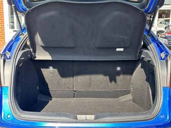 Toyota C-HR 1.8 VVT-h Icon SUV 5dr Petrol Hybrid CVT Euro 6 (s/s) (122 ps)