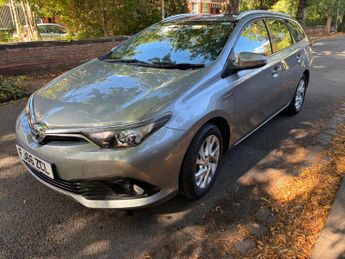 Toyota Auris 1.8 VVT-h Business Edition Touring Sports CVT Euro 6 (s/s) 5dr (