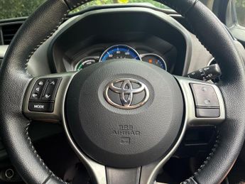Toyota Yaris 1.5 VVT-h Icon E-CVT Euro 6 5dr