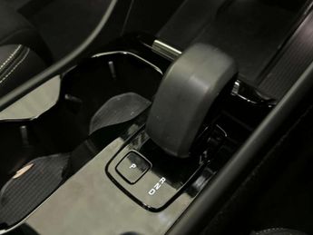 Volvo C40 Recharge 69kWh Ultimate SUV 5dr Electric Auto (231 ps)