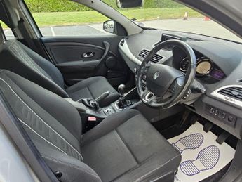 Renault Megane 1.6 16V Dynamique TomTom Euro 5 5dr