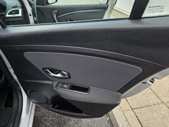 Renault Megane 1.6 16V Dynamique TomTom Euro 5 5dr