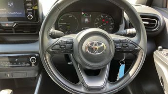 Toyota Yaris 1.5 VVT-h Icon E-CVT Euro 6 (s/s) 5dr