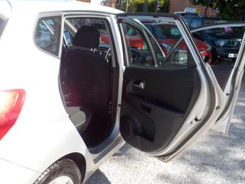 Kia Venga 1.4 EcoDynamics 2 Euro 5 (s/s) 5dr