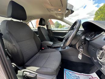 Skoda Octavia 1.6 TDI SE DSG Euro 5 (s/s) 5dr