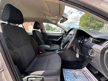 Skoda Octavia 1.6 TDI SE DSG Euro 5 (s/s) 5dr