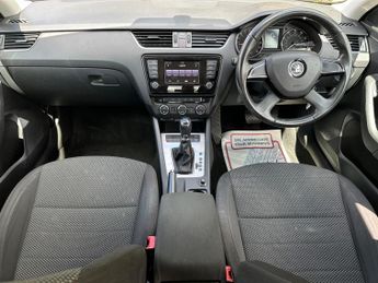 Skoda Octavia 1.6 TDI SE DSG Euro 5 (s/s) 5dr