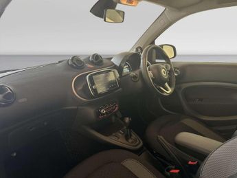 Smart fortwo 17.6kWh Premium Coupe 2dr Electric Auto (22kW Charger) (82 ps)