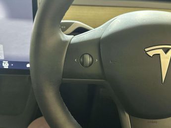 Tesla Model Y SUV 5dr Electric Auto RWD (346 ps)