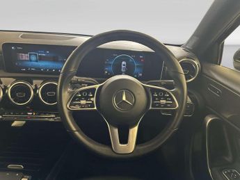 Mercedes-Benz A Class 1.3 A180 Sport (Executive) Hatchback 5dr Petrol 7G-DCT Euro 6 (s