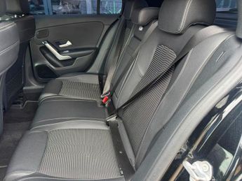 MERCEDES-BENZ A CLASS 2.0 A200d Sport (Premium) Hatchback 5dr Diesel 8G-DCT Euro 6 (s/