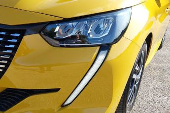Peugeot 208 1.2 PureTech Allure Premium + Hatchback 5dr Petrol EAT Euro 6 (s