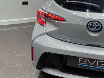 Toyota Corolla 1.8 VVT-h Design CVT Euro 6 (s/s) 5dr