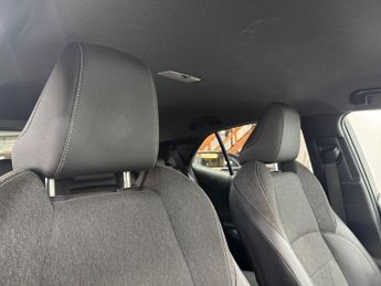 Toyota Corolla 1.8 VVT-h Design CVT Euro 6 (s/s) 5dr