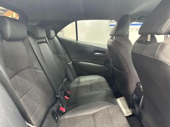 Toyota Corolla 1.8 VVT-h Design CVT Euro 6 (s/s) 5dr