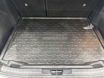 Toyota Corolla 1.8 VVT-h Design CVT Euro 6 (s/s) 5dr