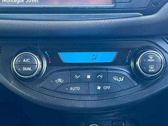 Toyota Yaris 1.5 VVT-h Icon E-CVT Euro 6 5dr