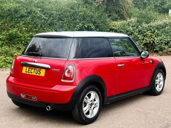 MINI Hatch 1.6 Cooper Hatchback 3dr Petrol Auto Euro 5 (122 ps)