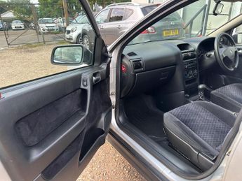 Vauxhall Astra 1.6i Club 5dr (a/c)