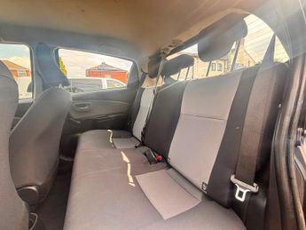 Toyota Yaris 1.5 VVT-h Icon E-CVT Euro 6 (s/s) 5dr