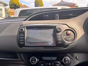 Toyota Yaris 1.5 VVT-h Icon E-CVT Euro 6 (s/s) 5dr