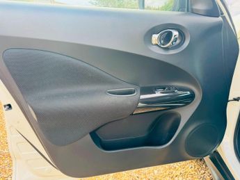 Nissan Juke 1.6 N-Connecta XTRON Euro 6 5dr