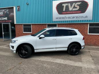 Volkswagen Touareg 3.0 TDI V6 R-Line Plus Tiptronic 4WD Euro 6 (s/s) 5dr