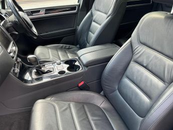 Volkswagen Touareg 3.0 TDI V6 R-Line Plus Tiptronic 4WD Euro 6 (s/s) 5dr
