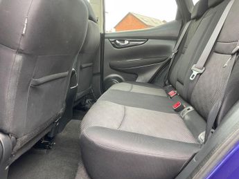 Nissan Qashqai 1.6 dCi n-tec+ SUV 5dr Diesel XTRON 2WD Euro 6 (s/s) (130 ps)