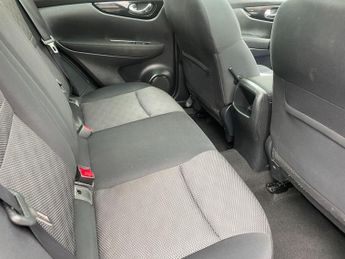 Nissan Qashqai 1.6 dCi n-tec+ SUV 5dr Diesel XTRON 2WD Euro 6 (s/s) (130 ps)