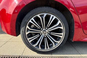 Toyota Corolla 1.8 VVT-h Design CVT Euro 6 (s/s) 5dr