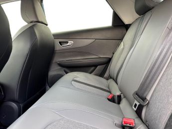 MG MG4 64kWh Premium Long Range Auto 5dr