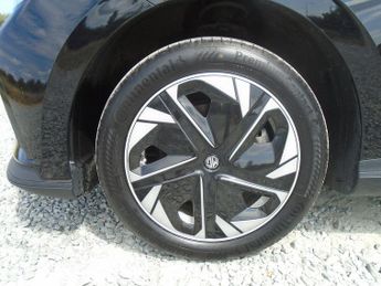 MG MG4 51kWh SE Auto 5dr