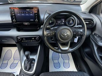 Toyota Yaris 1.5 VVT-h Design E-CVT Euro 6 (s/s) 5dr
