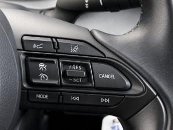 Toyota Yaris 1.5 VVT-h Design E-CVT Euro 6 (s/s) 5dr