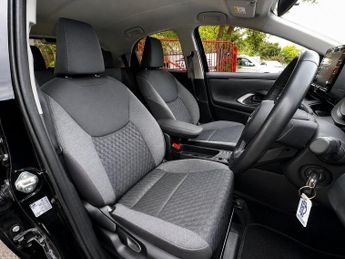 Toyota Yaris 1.5 VVT-h Design E-CVT Euro 6 (s/s) 5dr